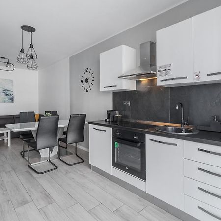 Ceyrat Flat Leilighet Oradea Eksteriør bilde
