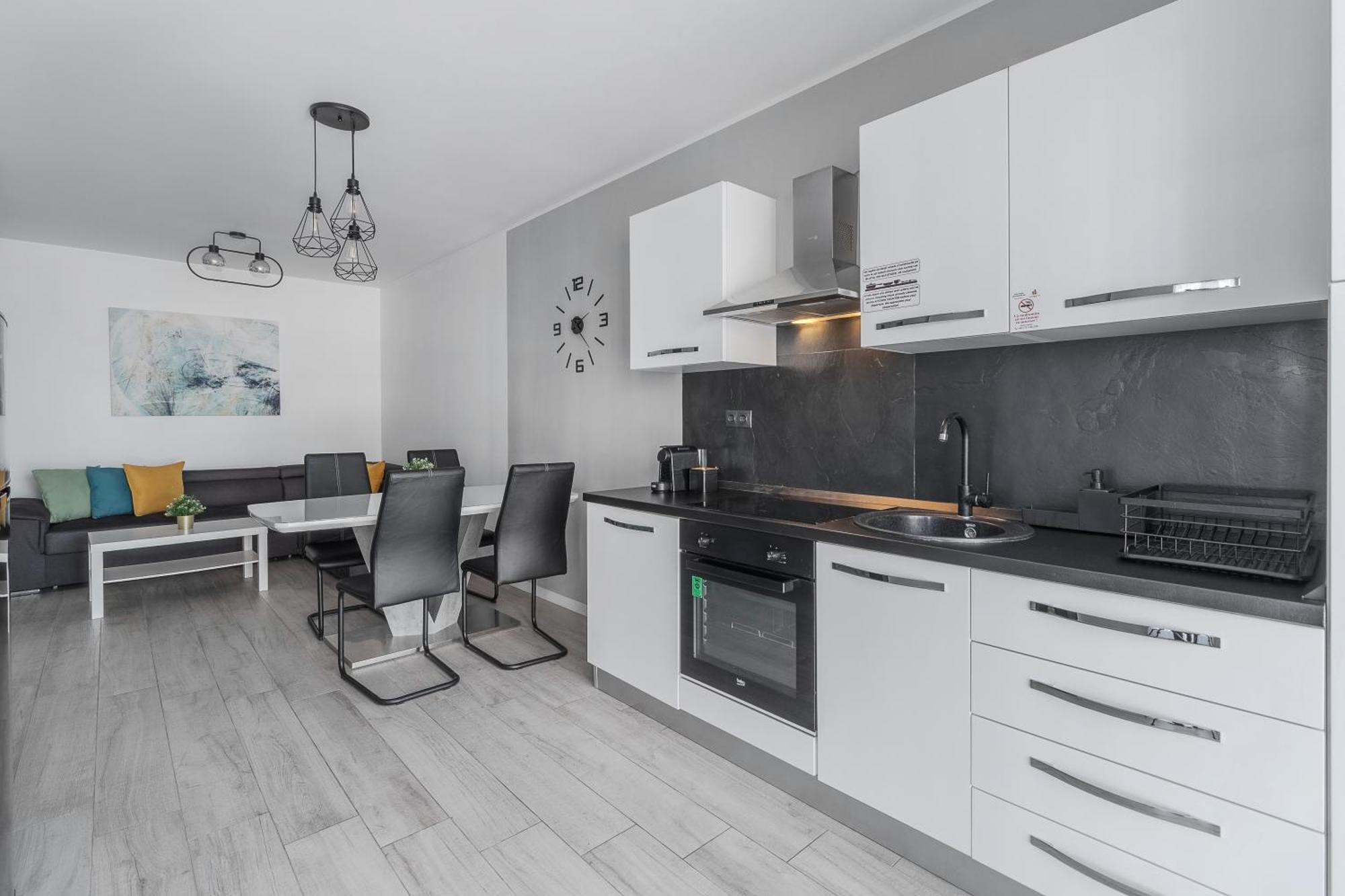 Ceyrat Flat Leilighet Oradea Eksteriør bilde