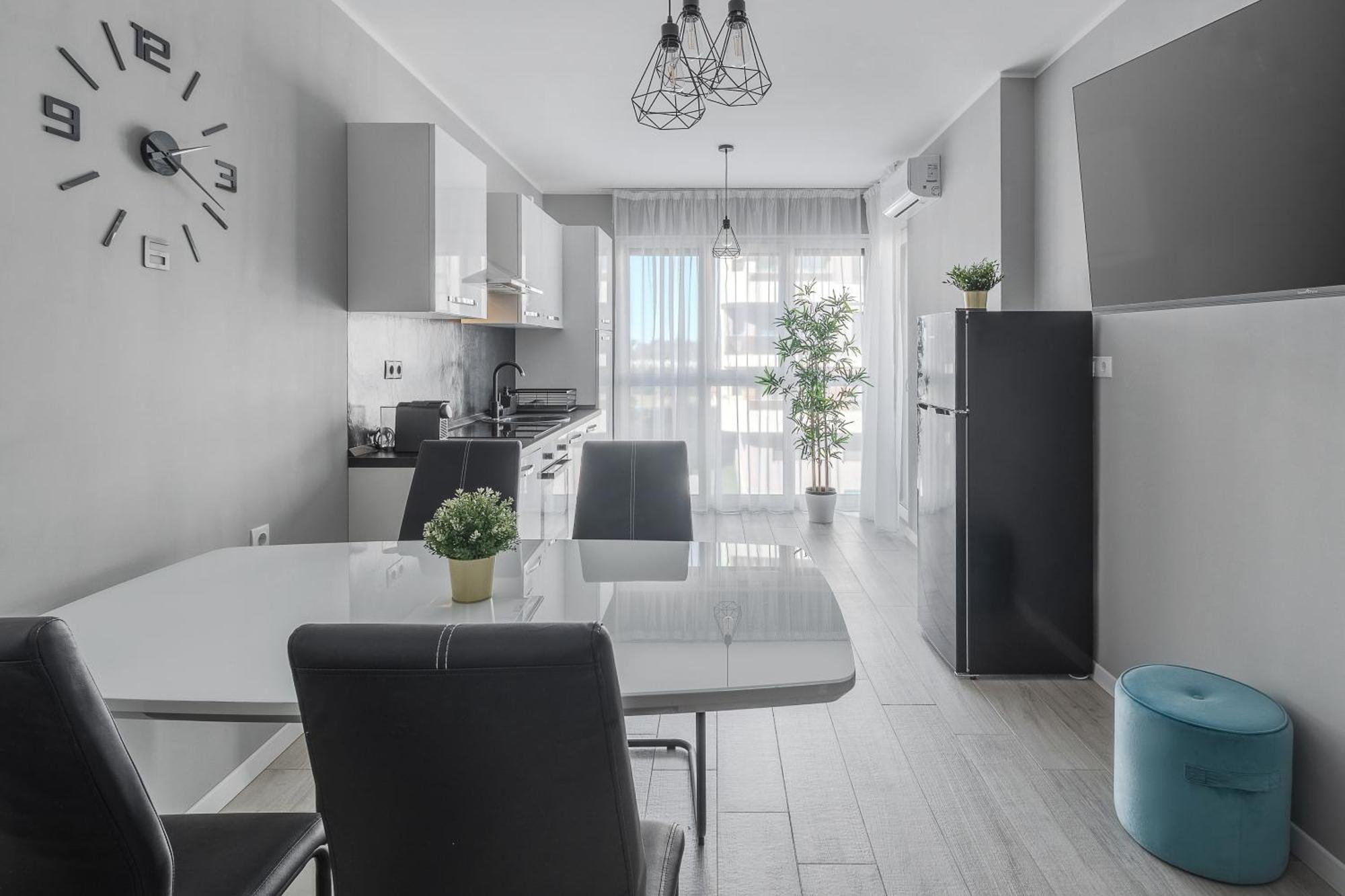 Ceyrat Flat Leilighet Oradea Eksteriør bilde